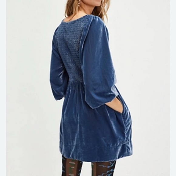 ✨ Free People Farrier Velvet Mini Dress ✨
Size: Medium (M) | New 💙 - Picture 4 of 7